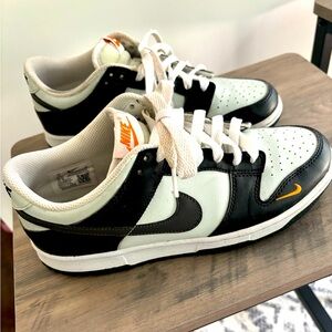 Nike dunks youth size 7